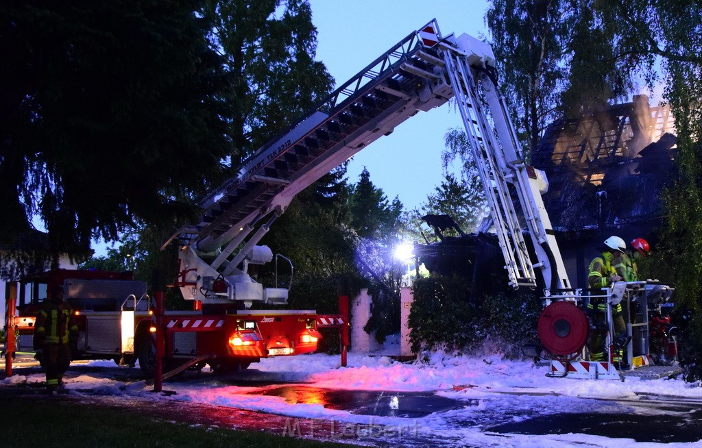 Grossfeuer Einfamilienhaus Siegburg Muehlengrabenstr P0711.JPG - Miklos Laubert